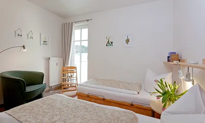 2. Schlafzimmer mit zwei Einzelbetten