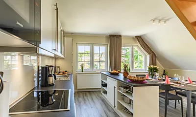 Küchenzeile mit Ceranfeld