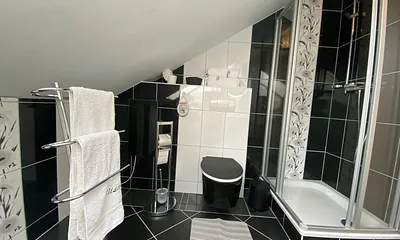 eine etwas andere Sicht auf WC und Dusche