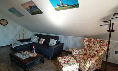 relaxen im Wohnbereich  = ca. 36 qm mit offener Wohnküche, Balkon am Wohnzimmer mit Sitzgarnitur.