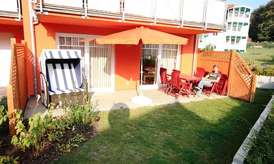 Südterrasse mit Strandkorb