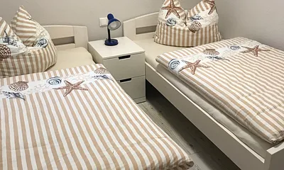 Schlafzimmer mit 2 Einzelbetten