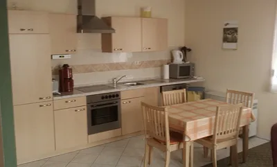 Küchenzeile mit Sitzecke