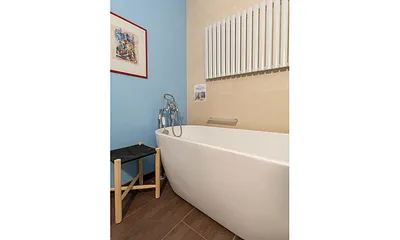 Badezimmer mit Badewanne