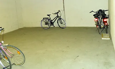 Abstellraum für Fahrräder, Surfbretter usw. im Keller