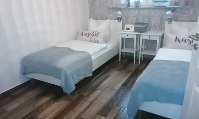 Schlafzimmer 3 mit 2 Einzelbetten ( 0,90 x 2,00 m ) und TV