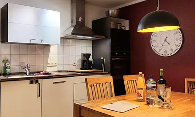  Vollwertige Küche mit Geschirrspülmaschine, Mikrowelle und Gefrierschrank