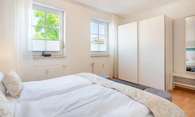 1. Schlafzimmer mit Doppelbett