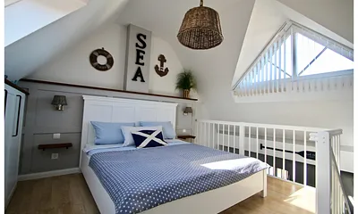 Schlafzimmer mit Blick zur Galerie