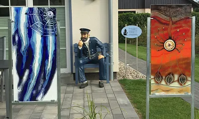 Herzlich willkommen, unser Käpitän nimmt sie in Empfang!