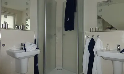 1. Etage, Bad mit Dusche