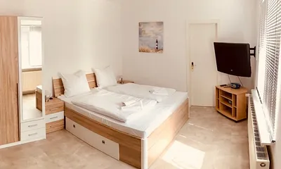 Zimmernsicht in Richtung Bad