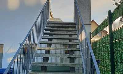 Ferienwohnung im OG - Treppenaufgang