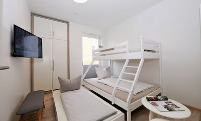Schlafzimmer 1