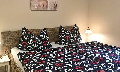 Schlafzimmer mit Doppelbett