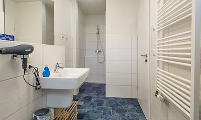 ebenerdige Dusche, Handtuchtrockner