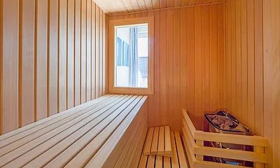 Sauna mit Fenster, gg Gebühr 10€/3h,Südbalkon, Gemeinschaftsnutzung 