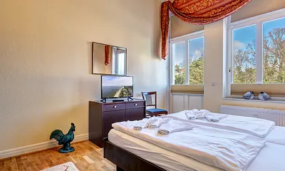 vom Schlafzimmer haben Sie Zugang zum Balkon