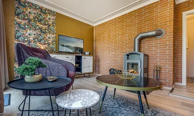 Das Ferienhaus kann bei Bedarf mit dem Kaminofen (Holz ist vorhanden) oder elektrisch beheizt werden.