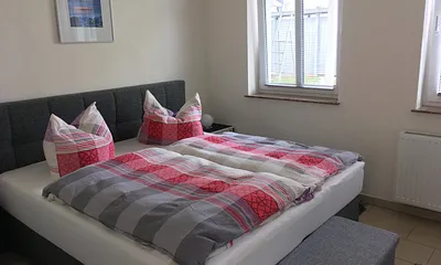 Schlafzimmer mit Boxspringbett