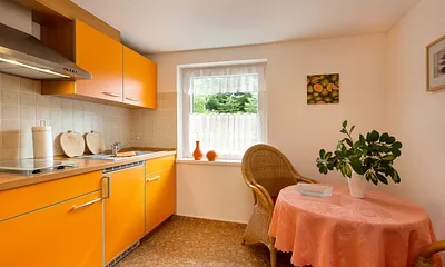 Hier der Blick zum Eßplatz in der Küche.