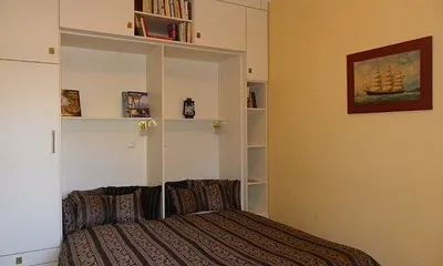 Schlafzimmer mit Fernsehr, Mückenschutz-, Sonnenschutzrollos, Außenrollo, Save 