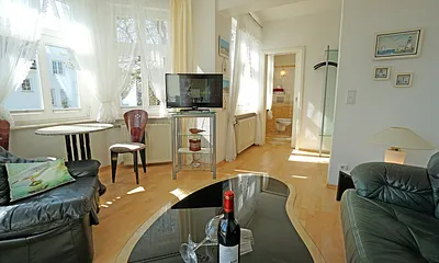 Wohnzimmer mit Flachbildfernseher