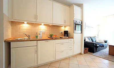 voll ausgestattete Küchenzeile