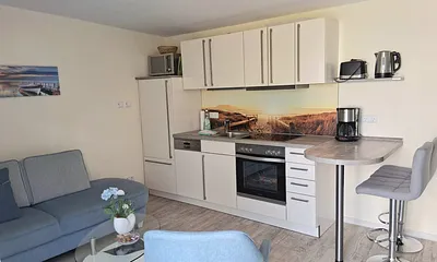 Schlafzimmer mit gemütlichem Doppelbett