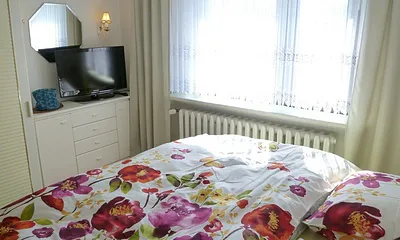 Zusätzlicher Fernseher im Schlafzimmer
