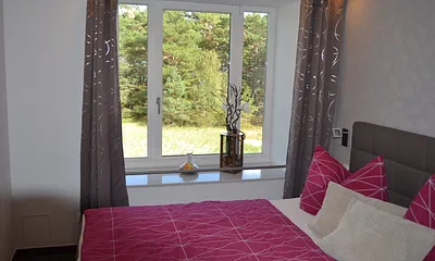 Schlafzimmer mit Doppelbett