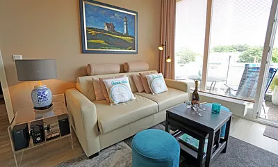 Wohnzimmer mit Schlafcouch