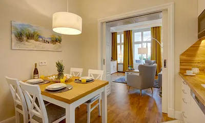 Küche mit Essbereich