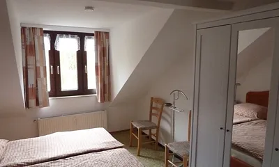 Kleiderschrank im Schlafzimmer