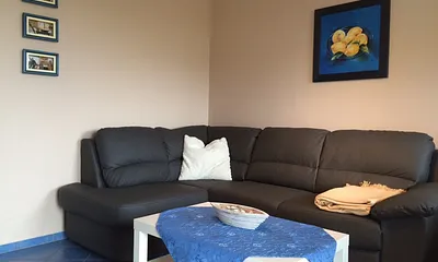 Typ 1/2 Ledersitzecke  (Parterre)