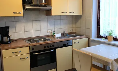 Typ 1/1 - Küche mit GS, Kühlschrank + Gefrierfach... (Parterre)