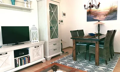 Esstisch im Wohnzimmer