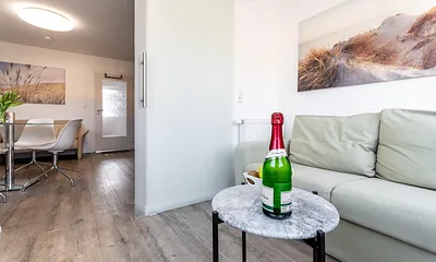 verschließbare Veranda mit Schlafcouch