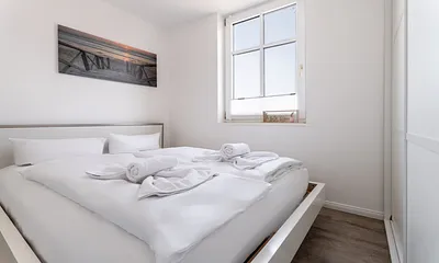 Schlafzimmer mit Doppelbett