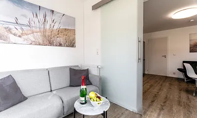 verschließbare Veranda mit Schlafcouch