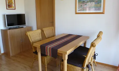 Esstisch im Wohnzimmer