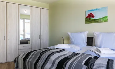 Schlafzimmer 1 mit Doppelbett