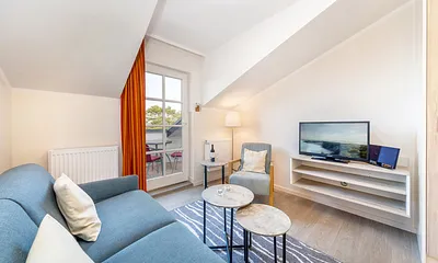 Flat-TV, Stereoanlage mit CD-Player und kostenfreies WLAN sind vorhanden.