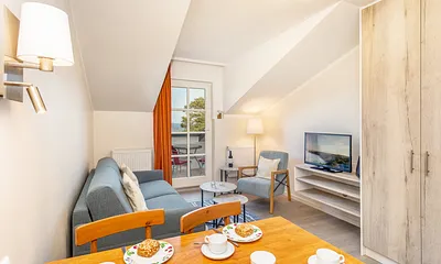 Der Wohnbereich mit Eßplatz.