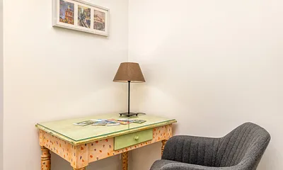 Der Schreibtisch im Flur.