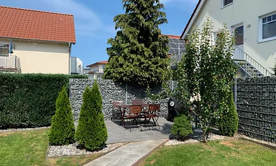 Außensitzecke mit Grillmöglichkeit