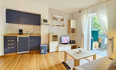 Küchenzeile, Flat-TV, Radio