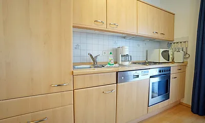 voll ausgestattete Küchenzeile