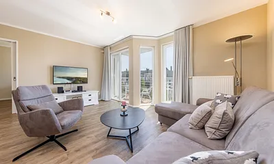 Auf der Couch kann bei Bedarf für 1 Erwachsenen oder 2 Kinder aufgebettet werden.