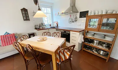 Küche und Essplatz für bis zu 6 Personen